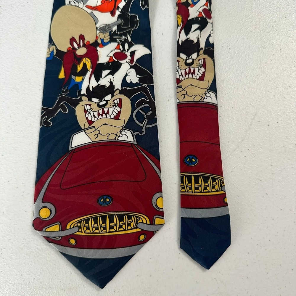 Vintage 1993 Looney Tunes Taz Bugs Bunny Red Car Navy Blue Novelty Tie USA Made